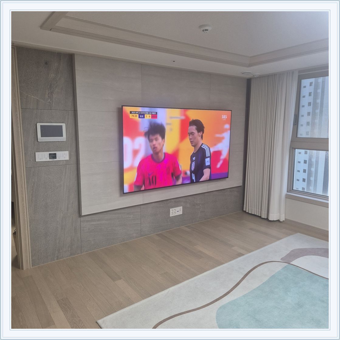 벽걸이TV 설치 참고 사진 26-3, TV와 벽면 배치