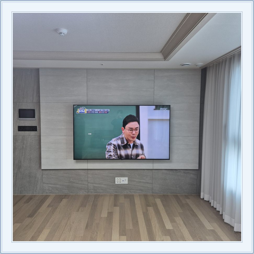 벽걸이TV 설치 참고 사진 27-3, TV와 벽면 배치